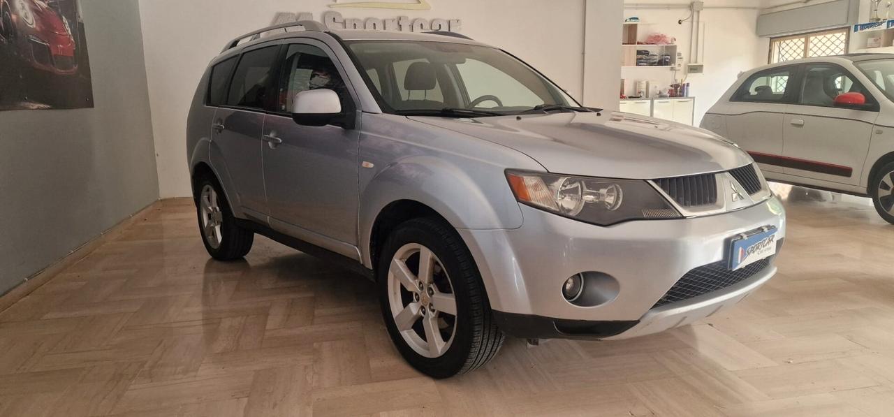 Mitsubishi Outlander 2.2 DI-D Instyle 7 p.ti DPF