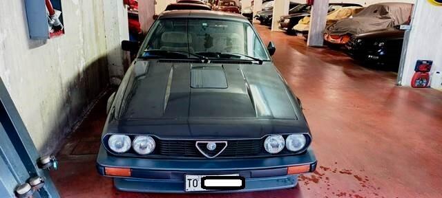 Alfa Romeo Alfetta GTV 2500 v6