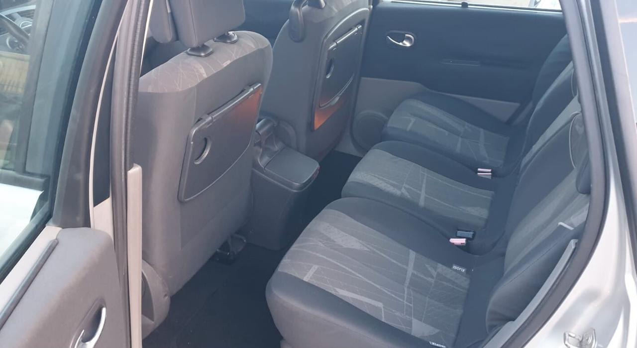 Renault Grand Scenic 1.9 dCi/130CV 7 POSTI