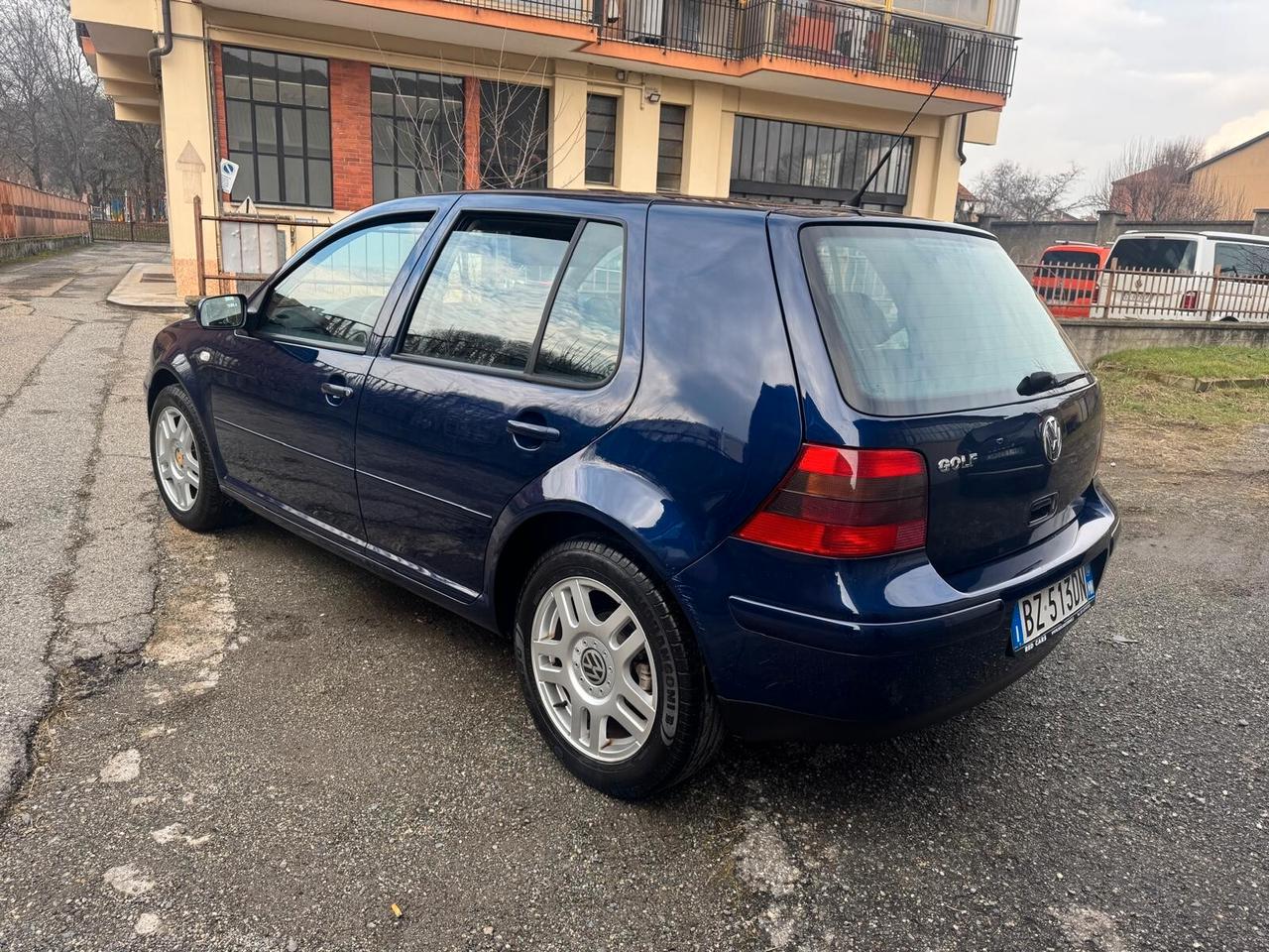 Volkswagen Golf 1.4 16V cat 5 porte