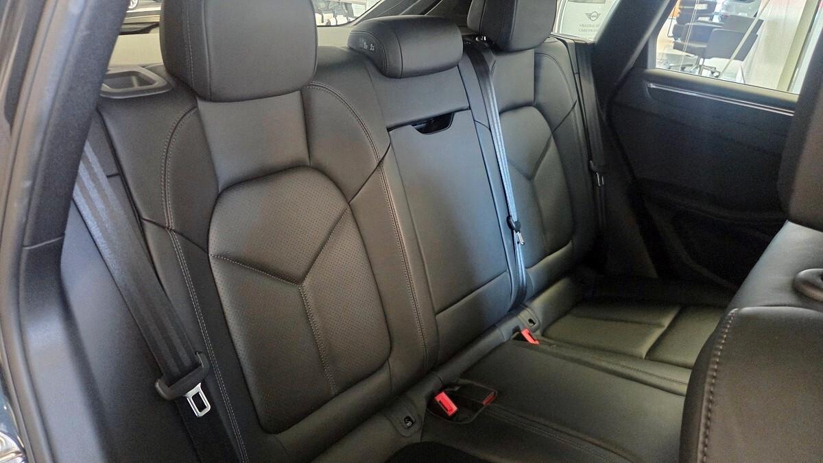 Porsche Macan 2.0 PDK 245 Cv