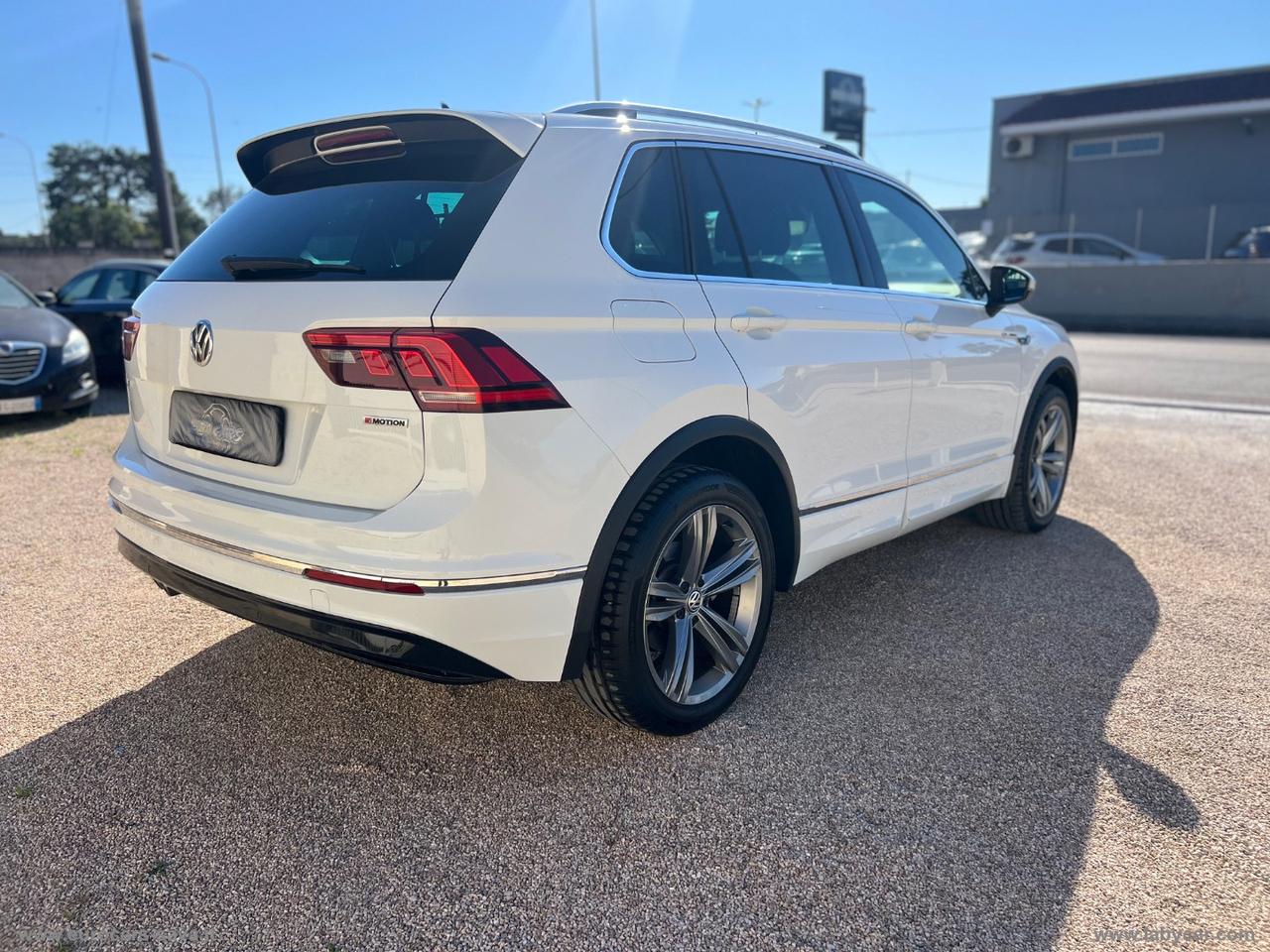 VOLKSWAGEN Tiguan 2.0 TDI DSG 4MOTION Sport BMT R-LINE