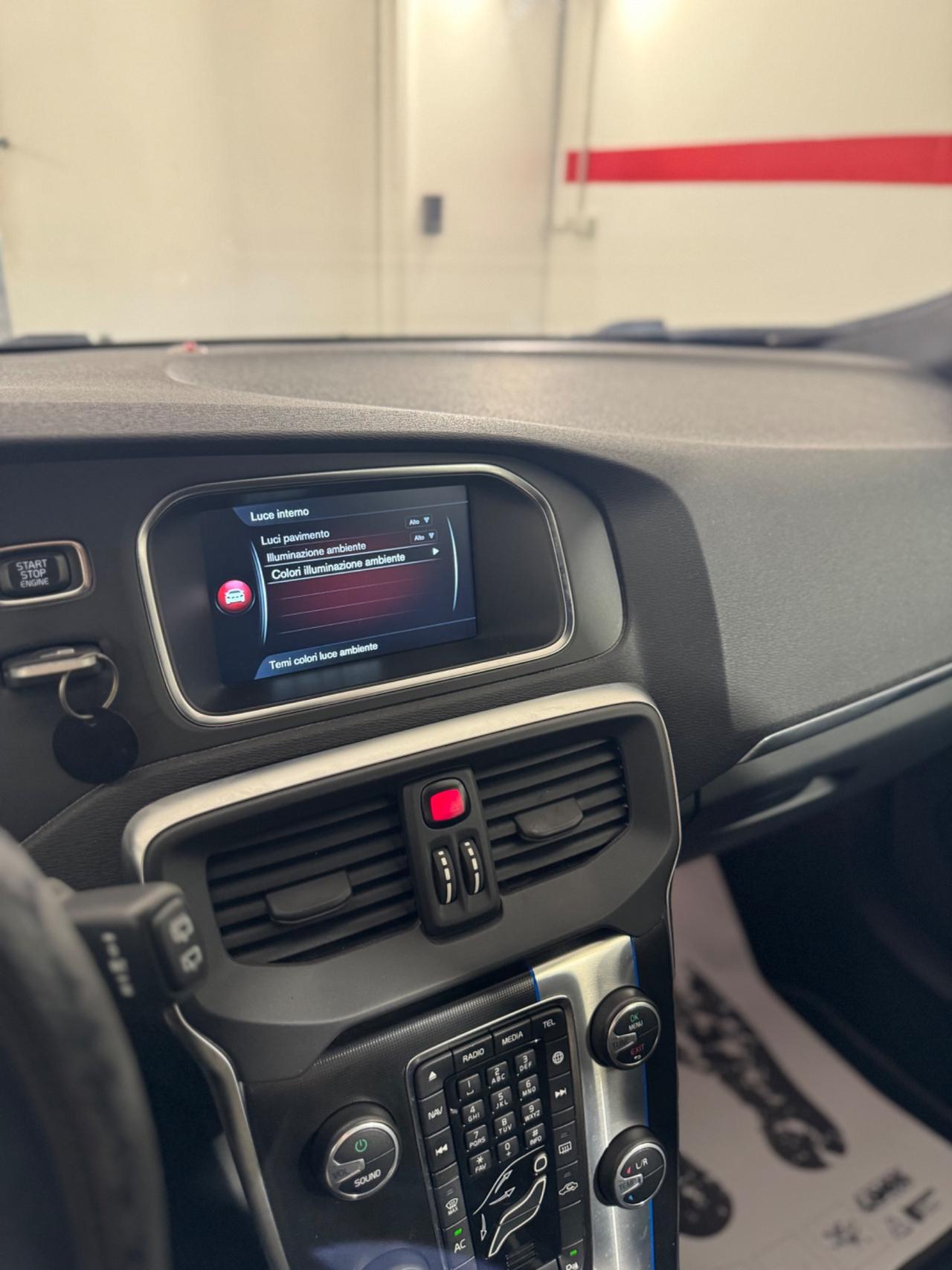 Volvo V40 D2 Geartronic R-design TAGLIANDI VOLVO CASAMADRE