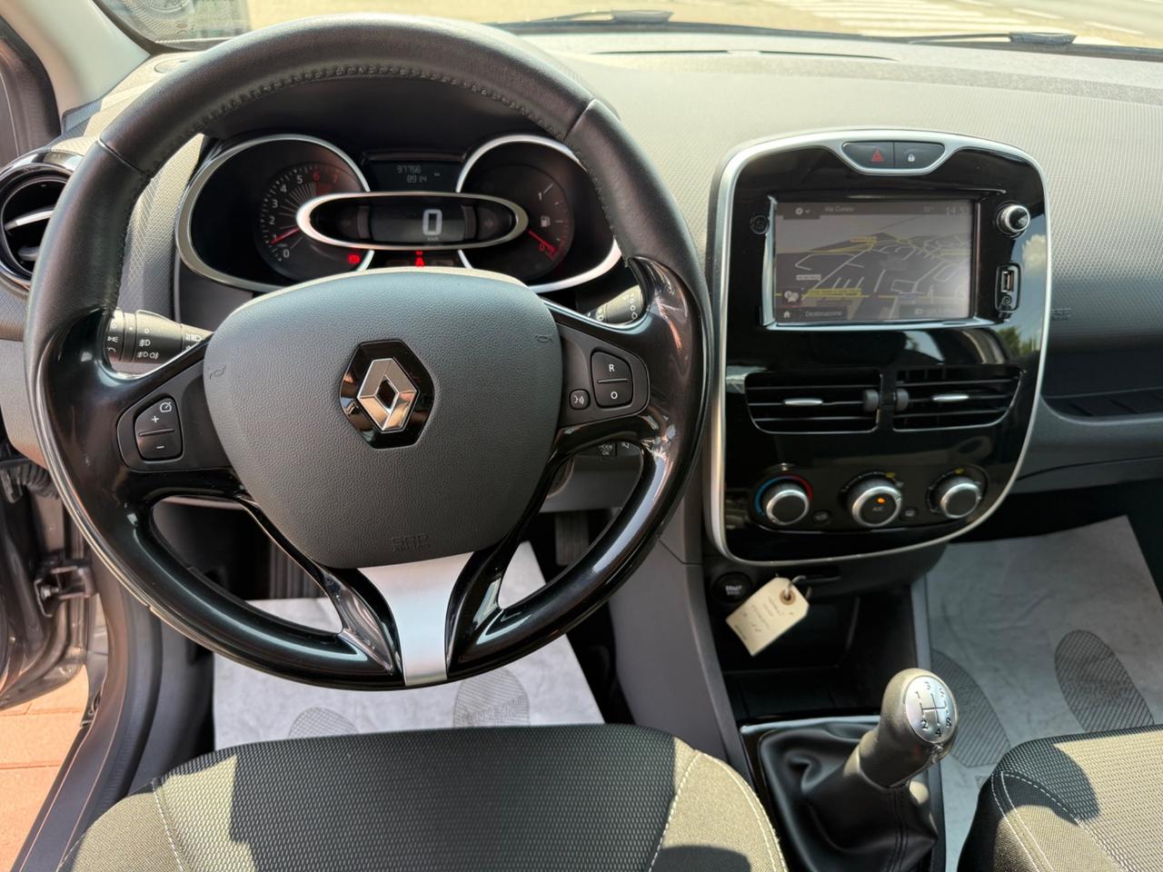 Renault Clio 1.2 75CV 5 porte Zen EURO6 NEOPATENTATI