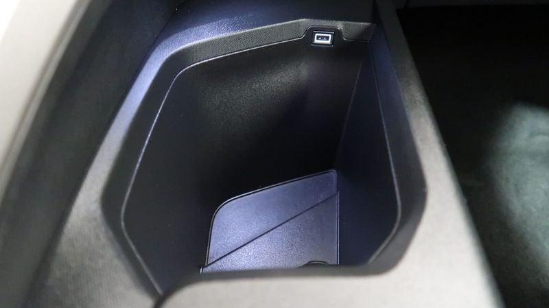 Peugeot 3008 3008 1.2 hybrid Allure 145cv e-dcs6