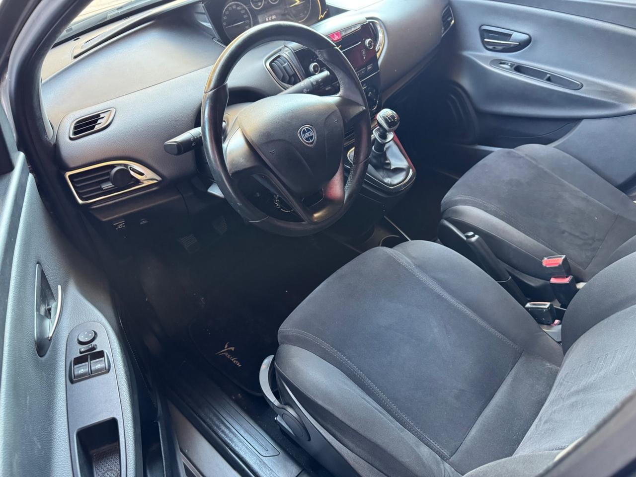 Lancia Ypsilon 1.2 69 CV 5 porte GPL Ecochic Platinum
