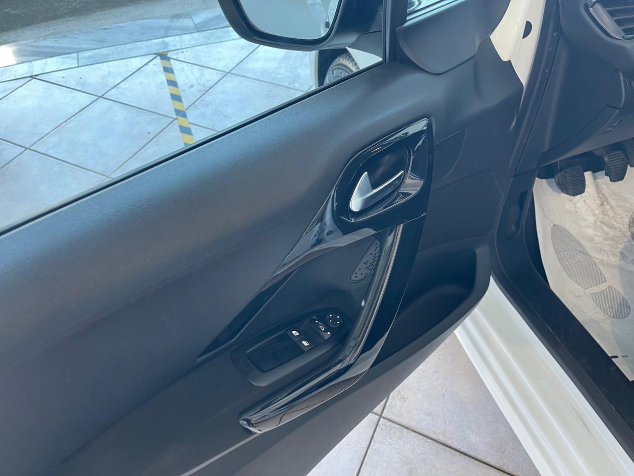 Peugeot 208 1.2 82cv 5 porte Active