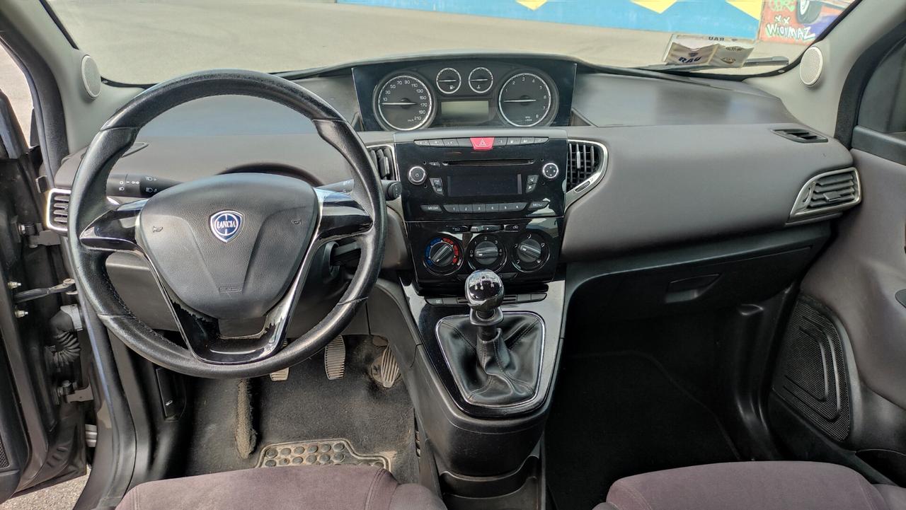 Lancia Ypsilon 1.2 5 p. GPL Ecochic NEOPATENTATI - 2013