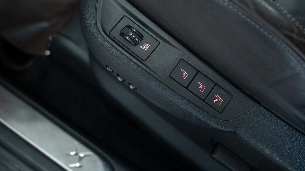 Ds DS5 Automobiles 5 2.0 BLUEHDI 180CV SPORTCHIC HEAD-UP TETTO PELLE XENO FULL OPTIONAL