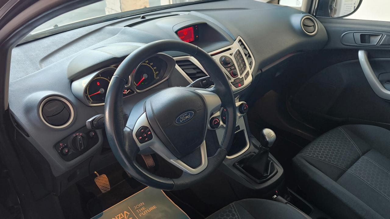 Ford Fiesta 1.4 5 porte Bz.- GPL Titanium