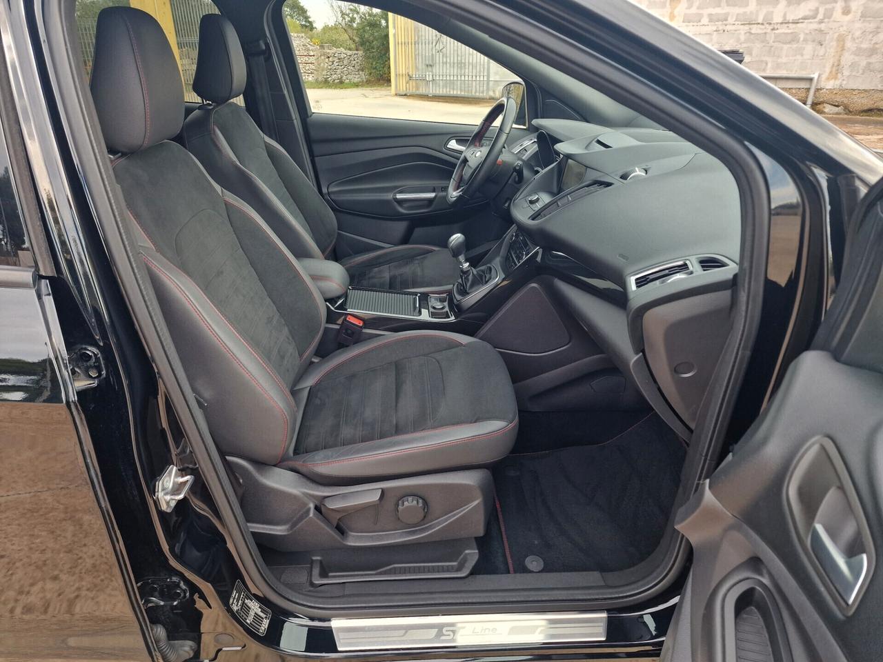 Ford Kuga 1.5 TDCI 120 CV S&S 2WD ST-Line