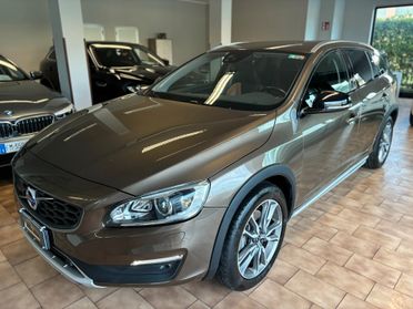 Volvo V60 Cross Country 2.4 D4 Business Plus AWD geartronic*UNICOPRO*