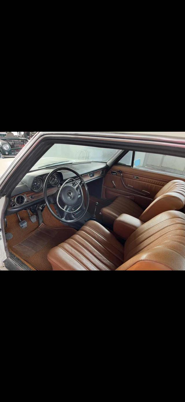 MERCEDES-BENZ 250 Ce 250