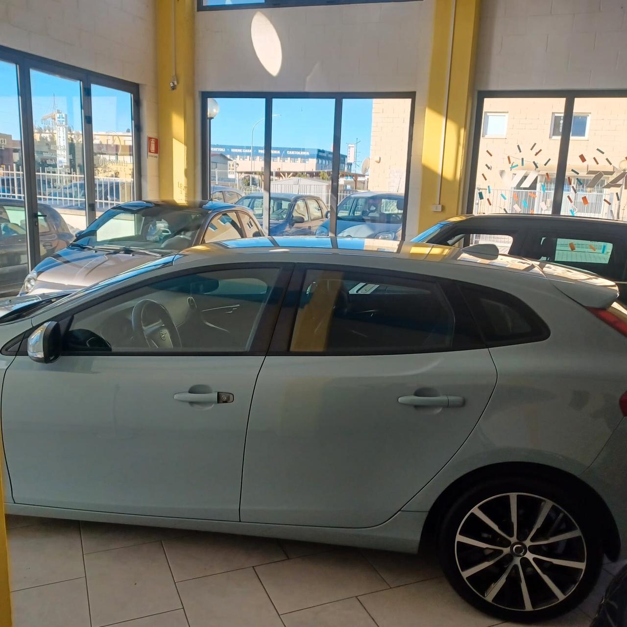 VOLVO V40 OTTIMO STATO GARANZIA 1 2 MESI