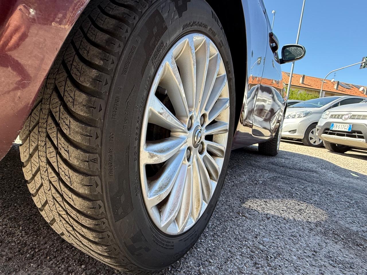 Opel Adam 1.2 70 CV Slam