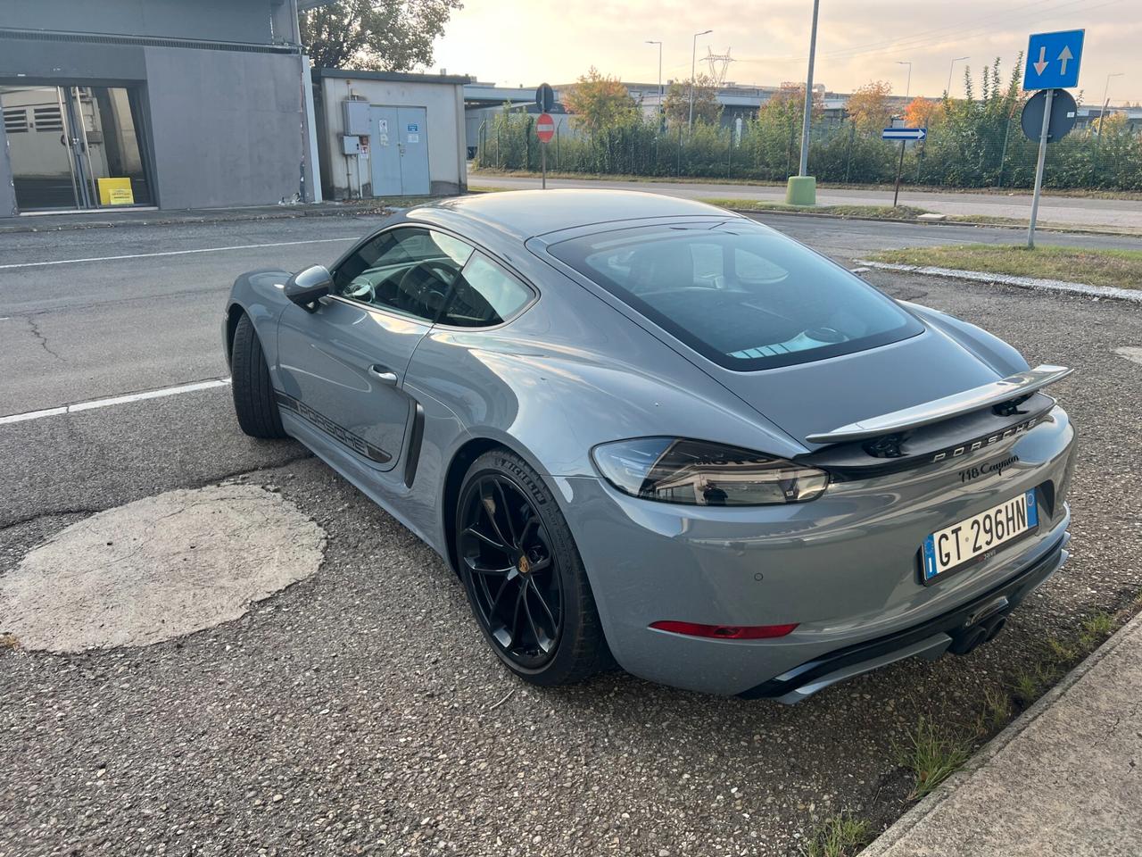 Porsche Cayman 718 STYLE EDITION