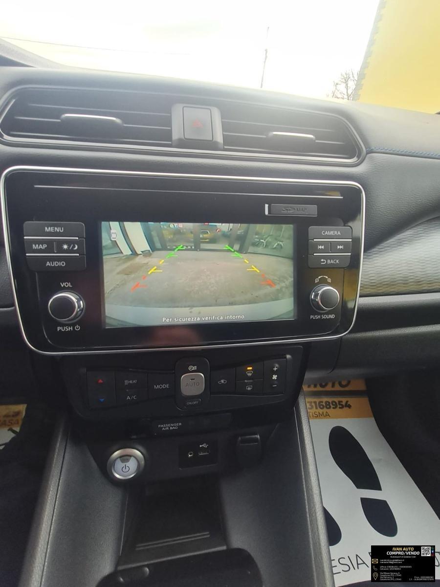 NISSAN Leaf Tekna 40 kWh-Elettrica-20.000 Km