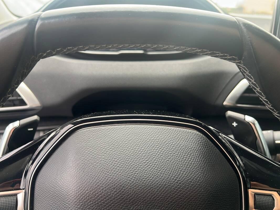 Peugeot 3008 II 1.5 bluehdi Allure Pack 130cv AUTOM CON CARPLAY