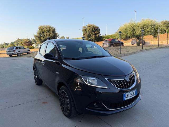 LANCIA Ypsilon GOLD+NAVI CARPLAY+SENSORI+LED