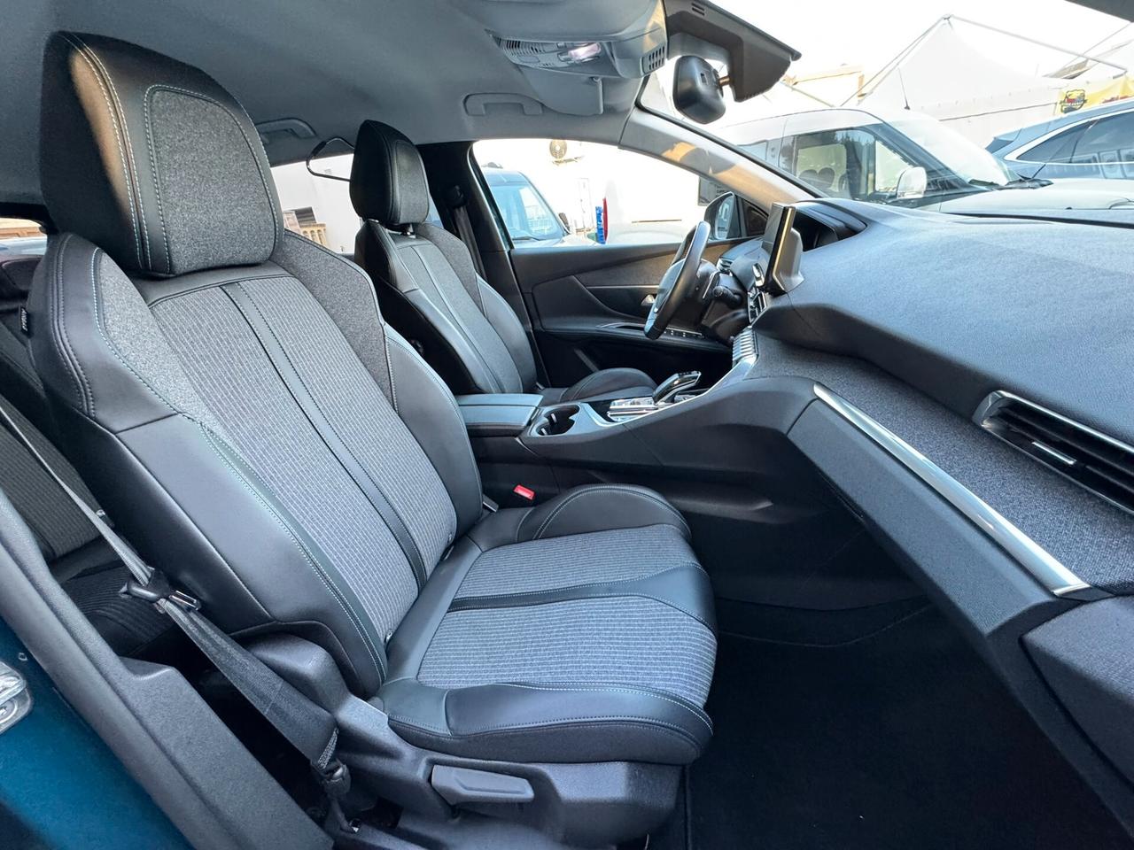 Peugeot 3008 BlueHDi 130 S&S EAT8 Allure