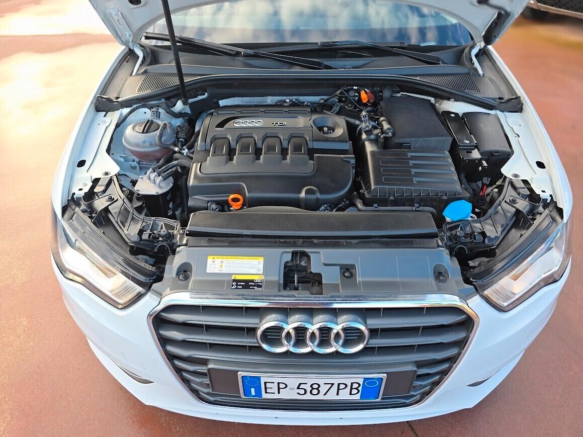 Audi A3 SPB 1.6 TDI 105 CV CR Attraction