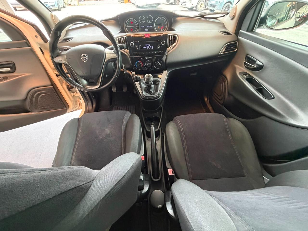 Lancia Ypsilon 1.2 69 CV 5 porte S&S Gold