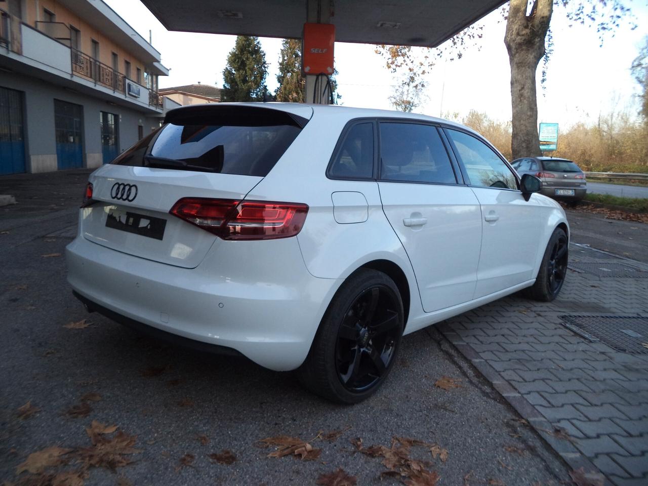 Audi A3 SPB 30 TDI S line edition CERCHI DA 18 OK NEOPATENTATI
