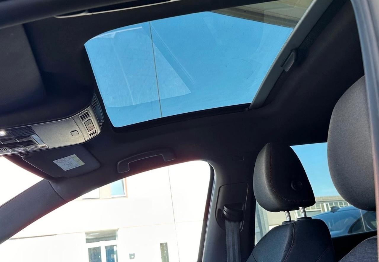 Volkswagen Golf GTI 2.0TSI DSG 5p. 245cv Tetto