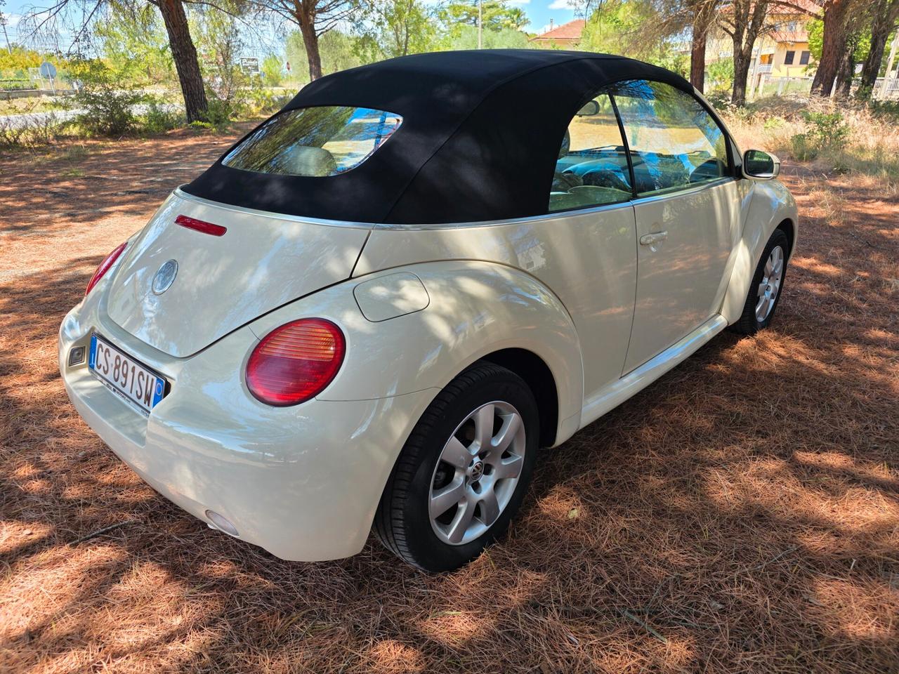 Volkswagen New Beetle 1.6 Cabrio