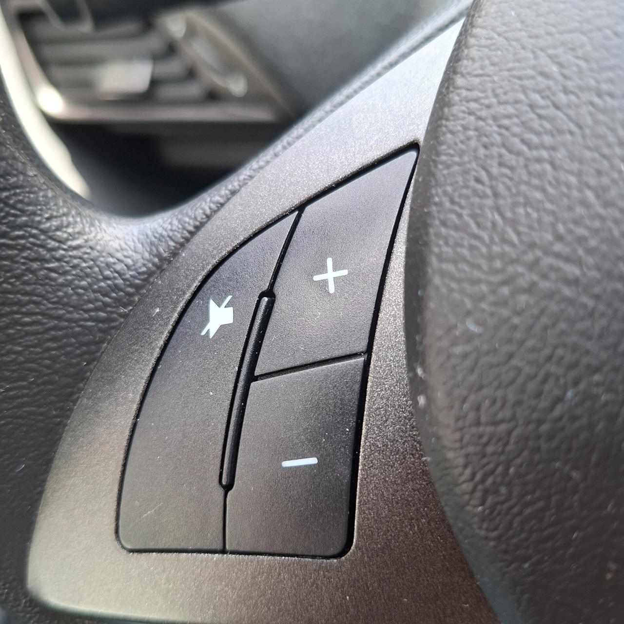 Lancia Ypsilon 1.0 Bz 70 Cv Hybrid Silver