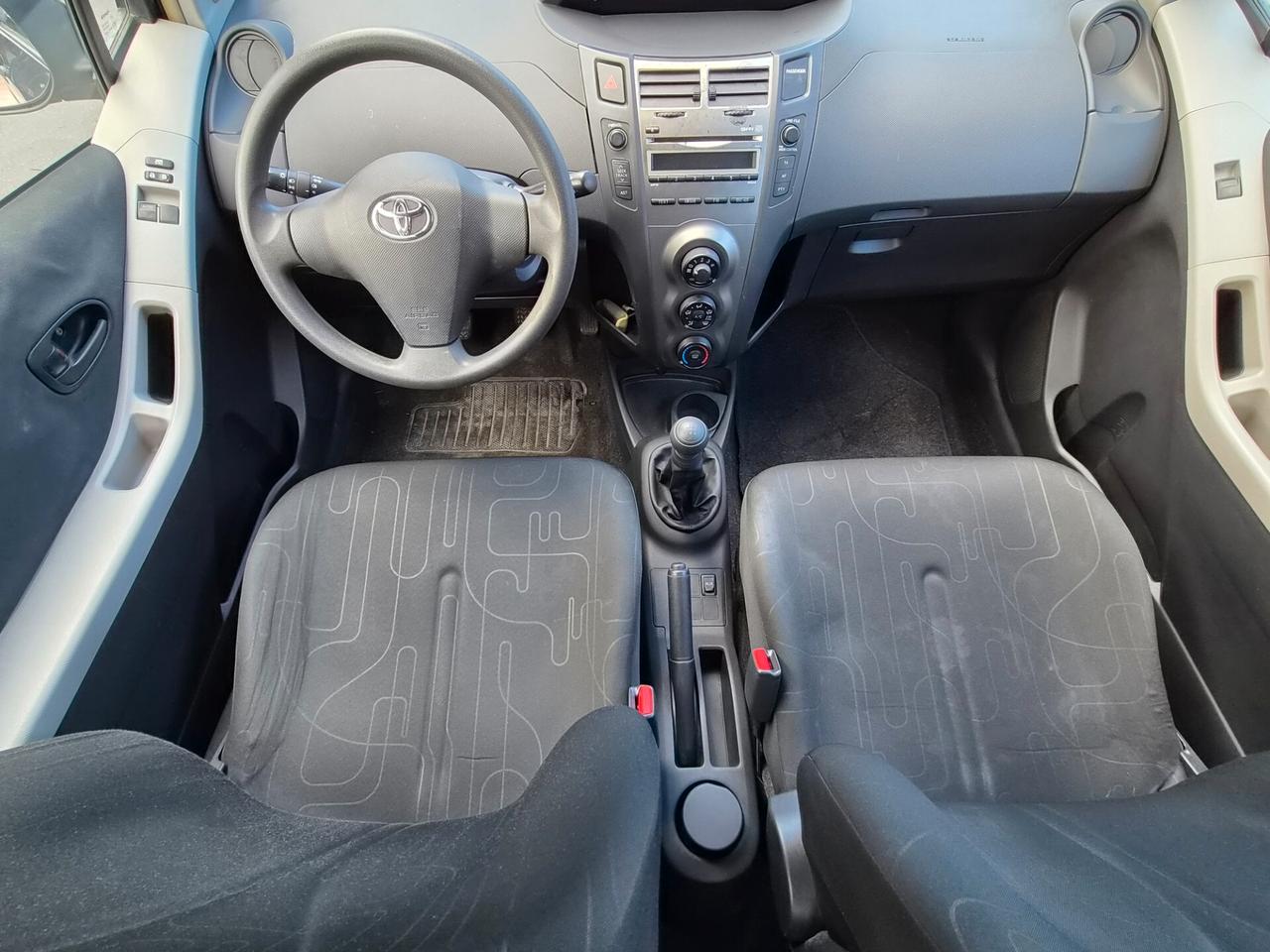 Toyota Yaris 1.0 3 porte Sol