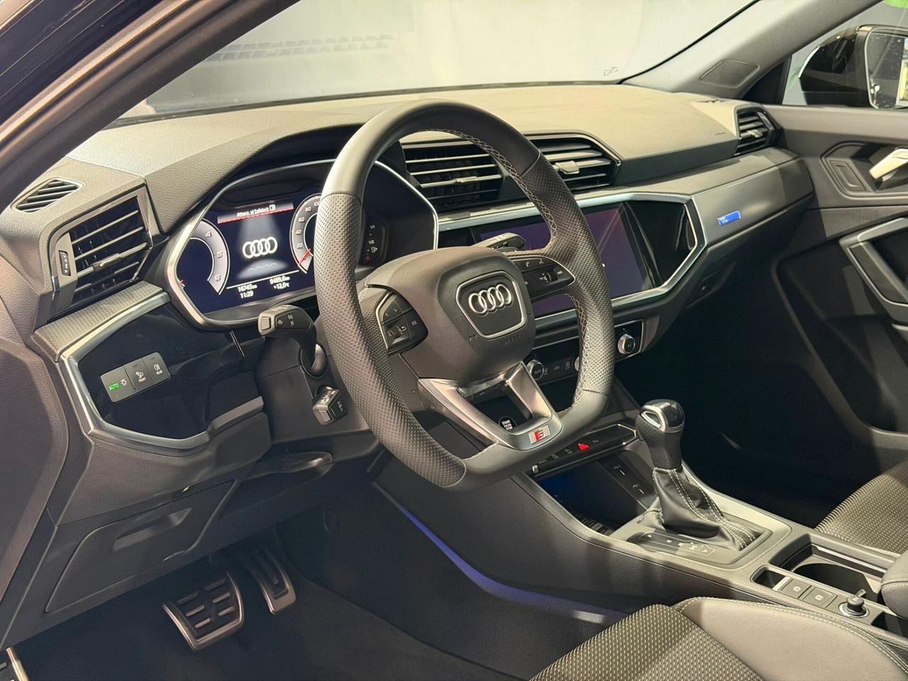 Audi Q3 SPB 35 TDI S-Tronic S-Line Identity Black