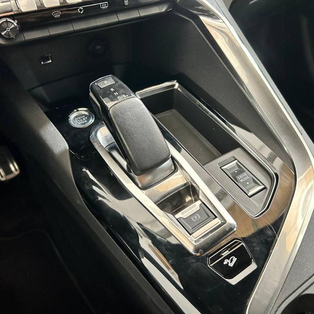 PEUGEOT 3008 Hybrid4 300 e-EAT8 GT