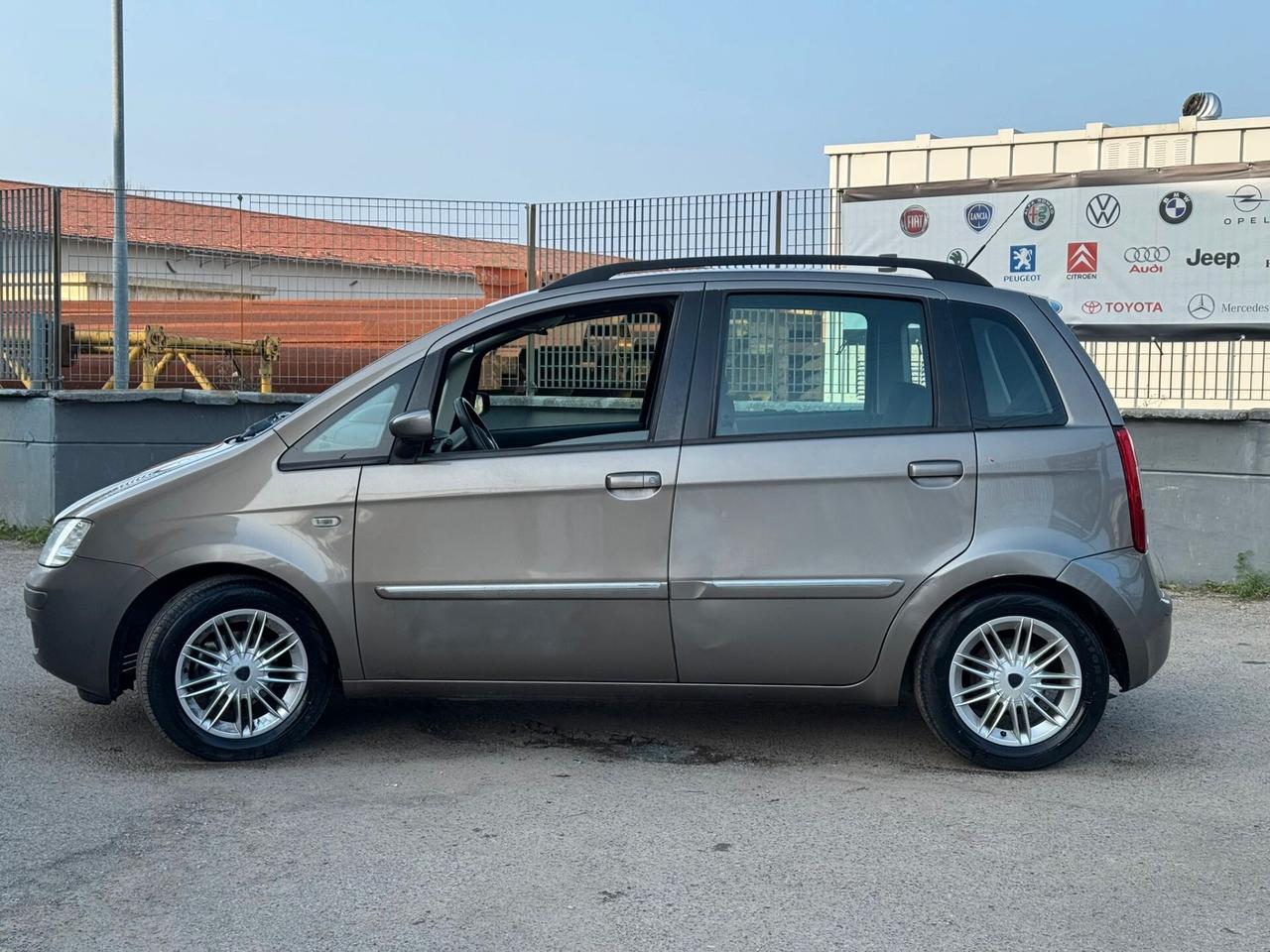 Fiat Idea 1.4 16V Black Motion