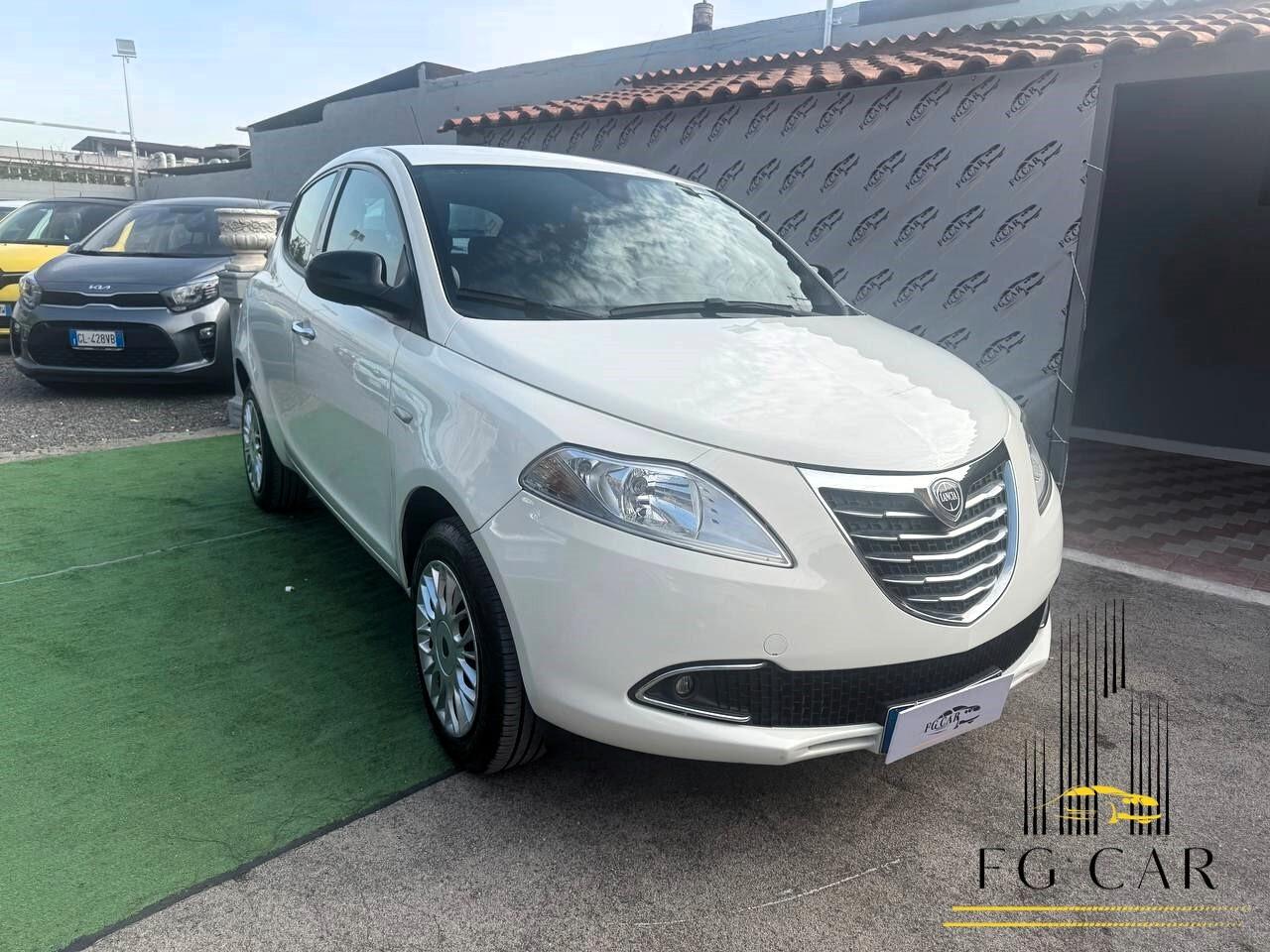 Lancia Ypsilon 0.9 TwinAir 85 CV 5 porte Metano Ecochic Gold 2014