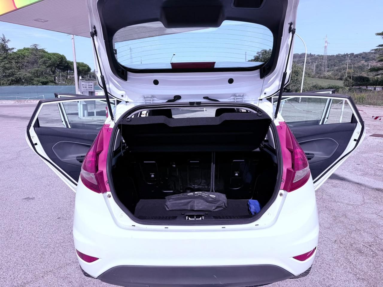 Ford Fiesta Fiesta+ 1.4 5 porte Bz.- GPL