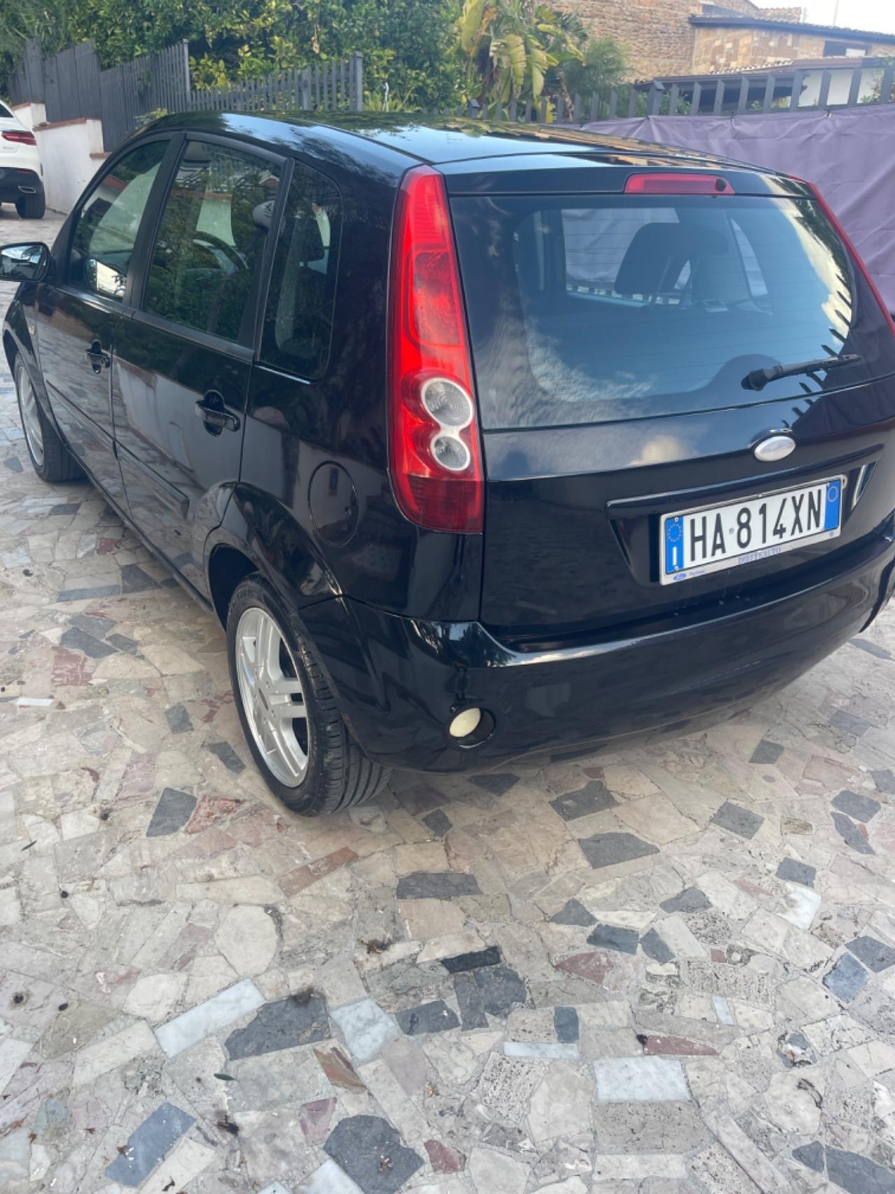 Ford Fiesta 1.4 TDCi 5p. Ghia