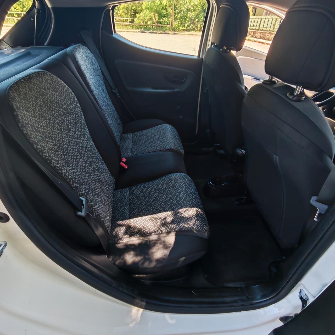 Lancia Ypsilon 0.9 TwinAir 5 porte Metano Ecochic Gold 84cv