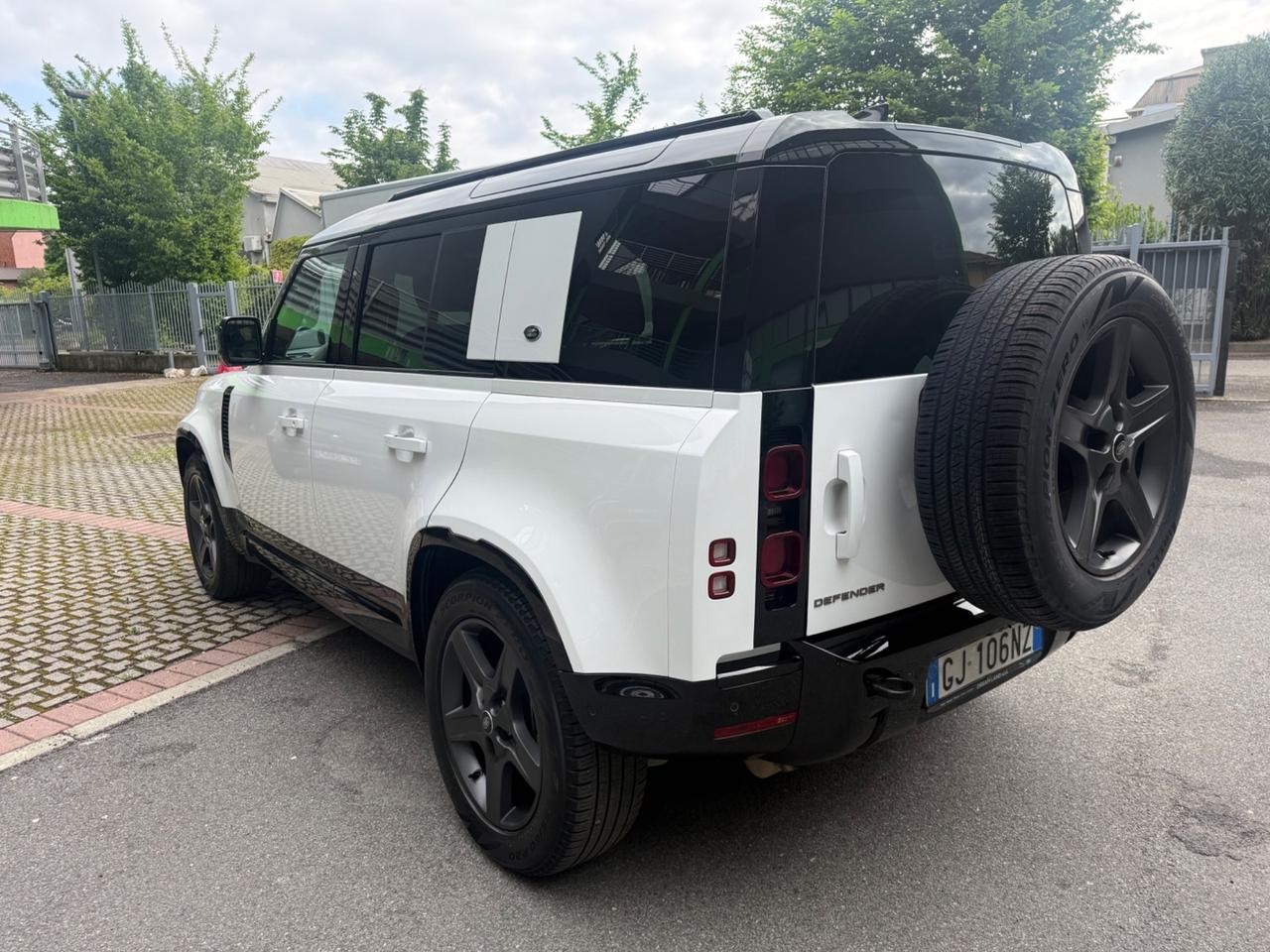 Land Rover Defender 110 3.0D I6 250 CV AWD Auto X-Dynamic HSE