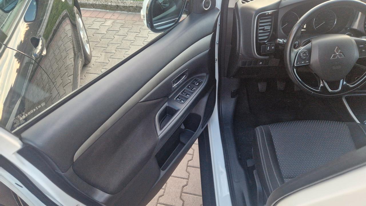 Mitsubishi Outlander 2.2 DI-D 4WD 7p.. garantito 12M