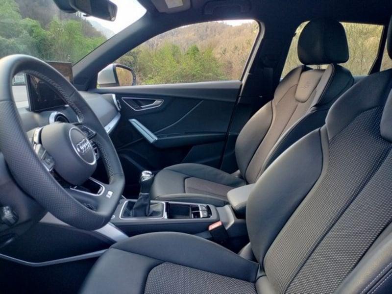 Audi Q2 2.0 30 TDI S LINE Interno ed esterno