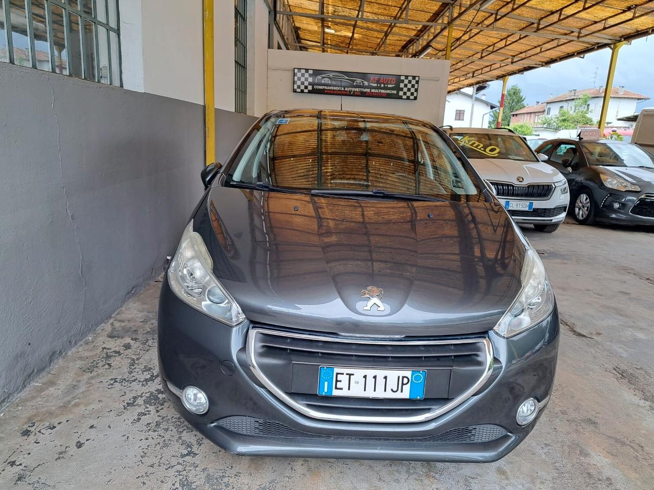 Peugeot 208 1.4 HDi 68 CV 5 porte Allure