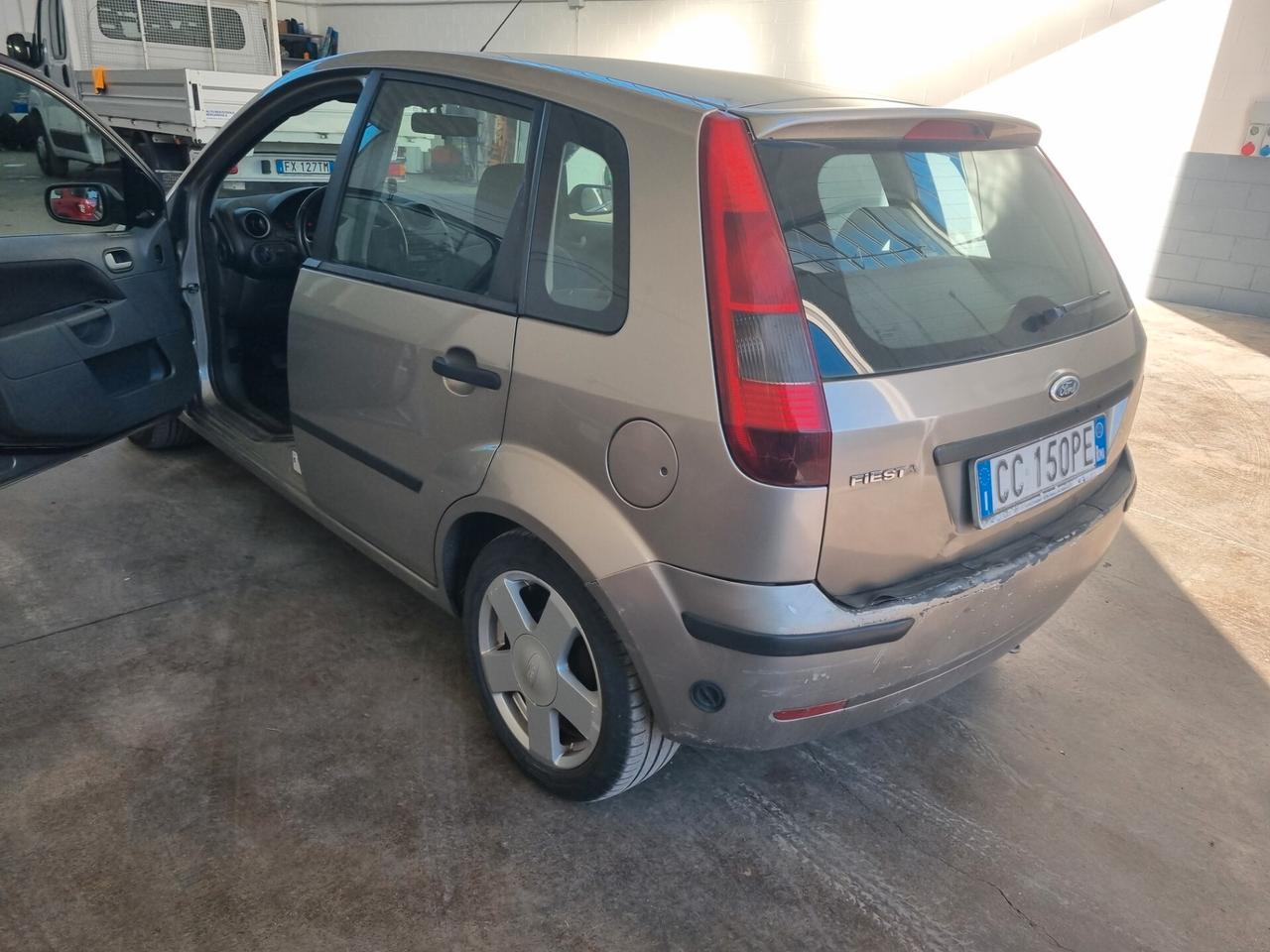 Ford Fiesta 1.4 16V 5p. Zetec