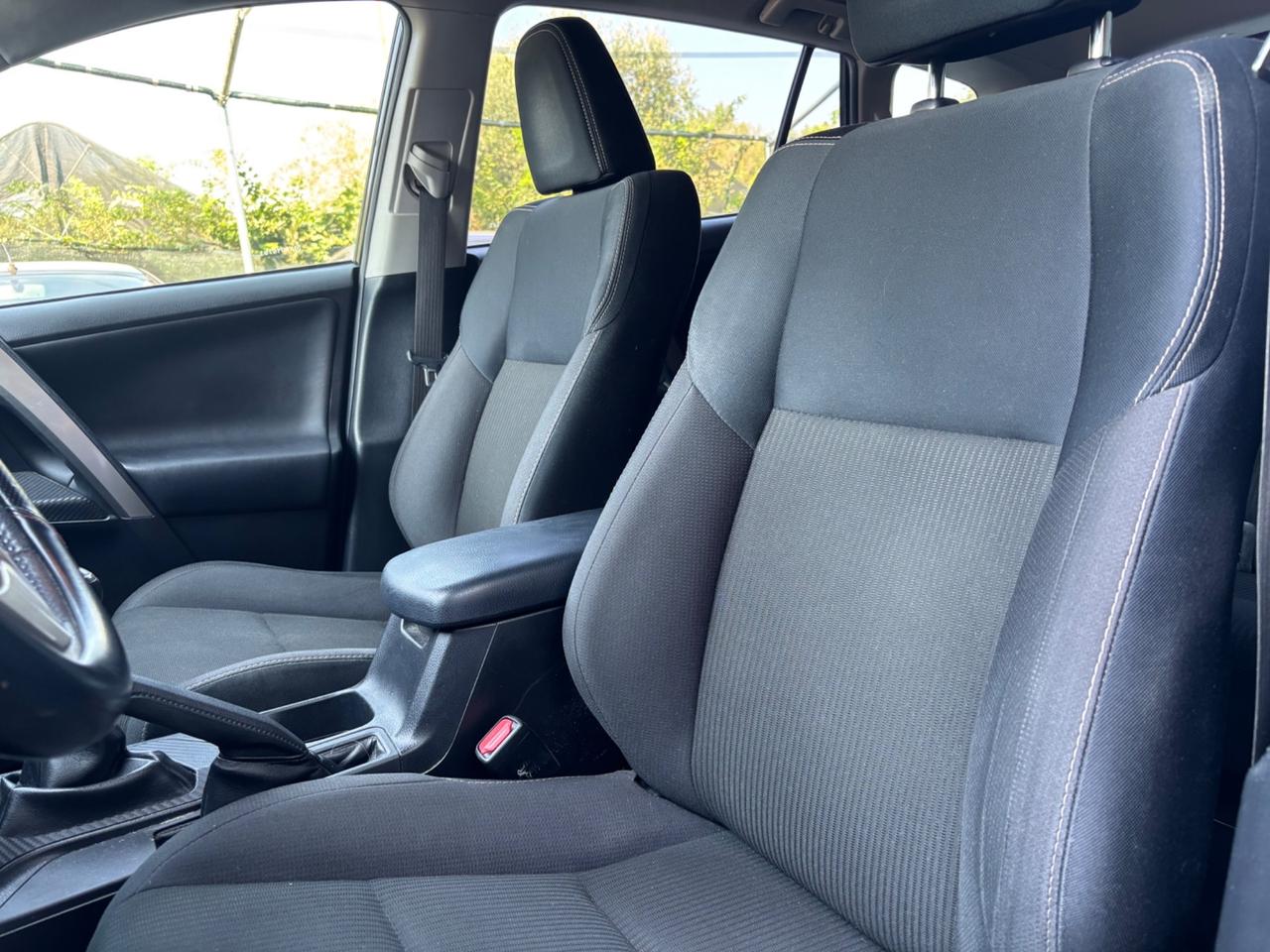 Toyota RAV 4 RAV4 2.0 D-4D 4WD Lounge