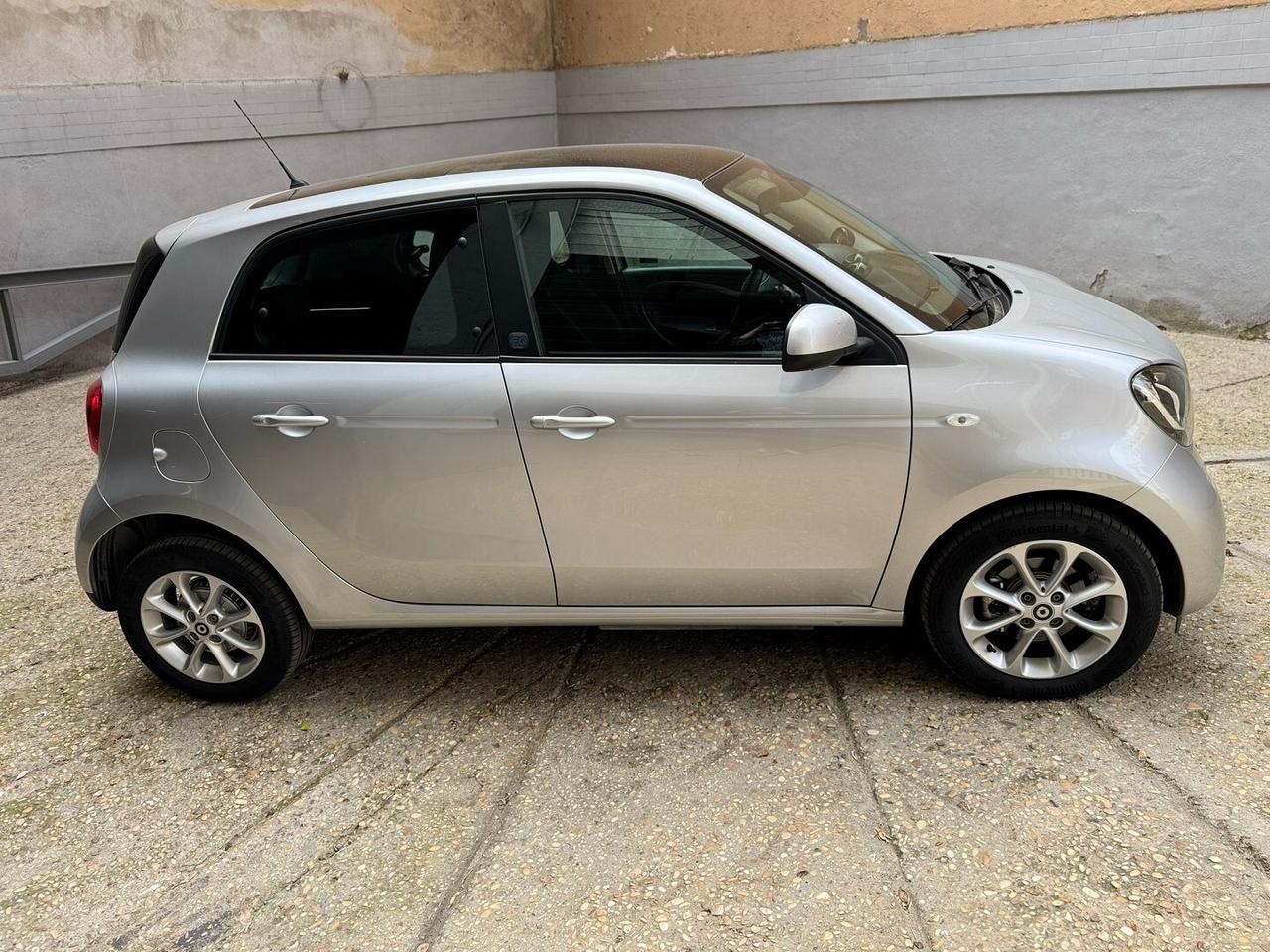 SMART FORFOUR EQ