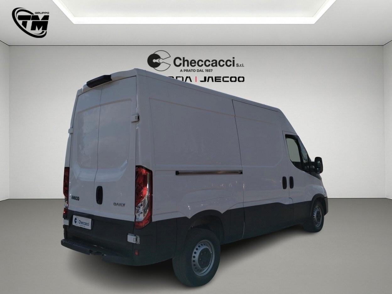 IVECO DAILY 2.3 HPT PM-TM Furgone * 31 000 KM *