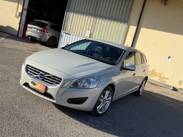 Volvo V60 D3 163CV R-design 2012