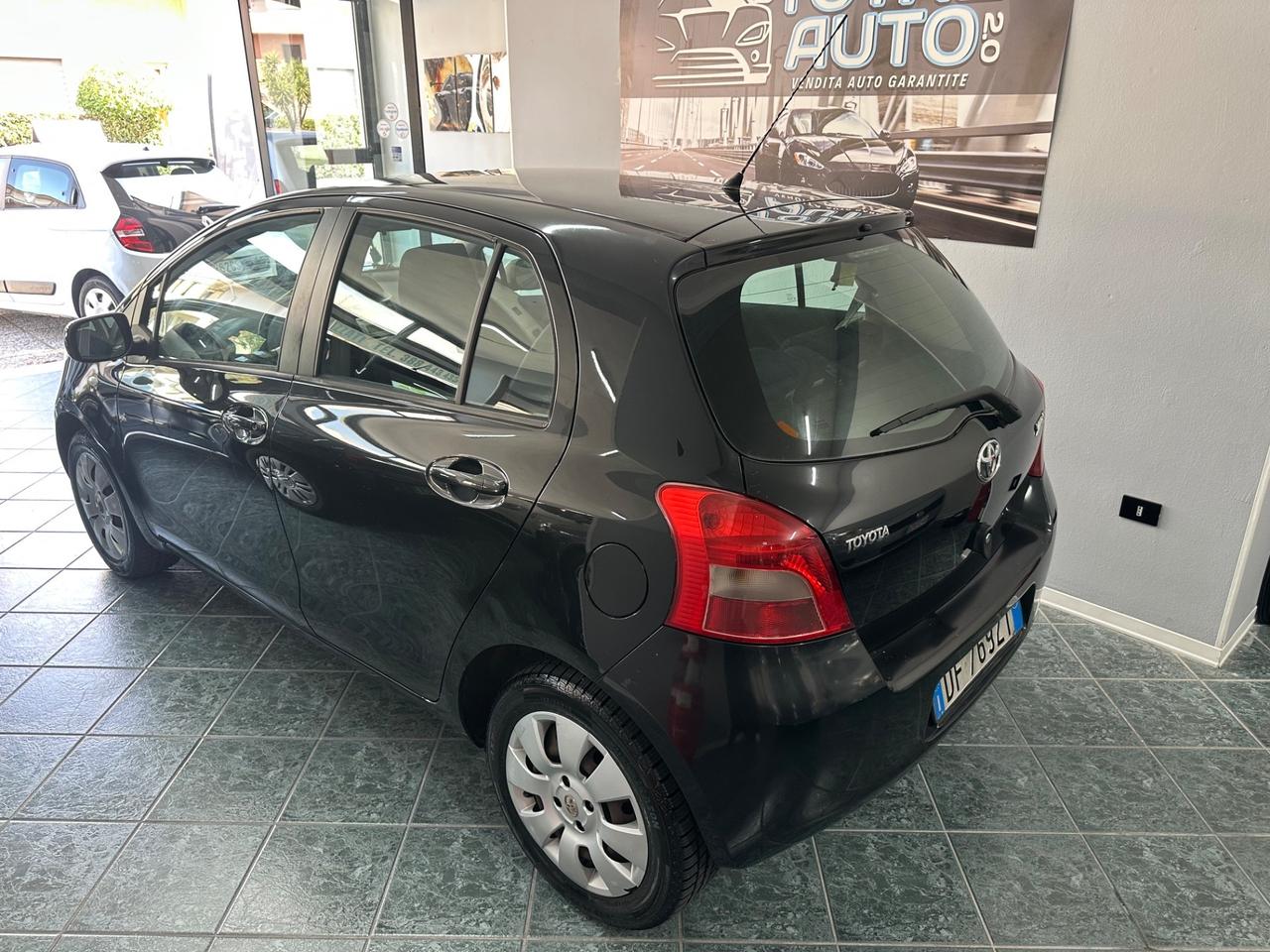 Toyota Yaris 1.0 5 porte Sol