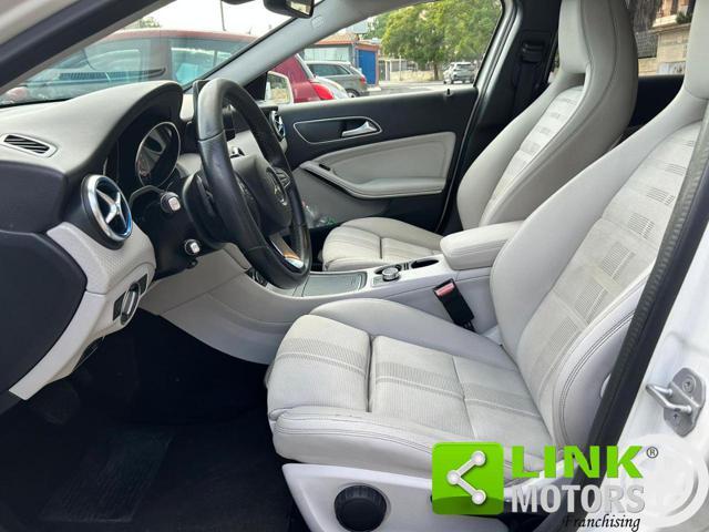 MERCEDES-BENZ A 180 d Premium