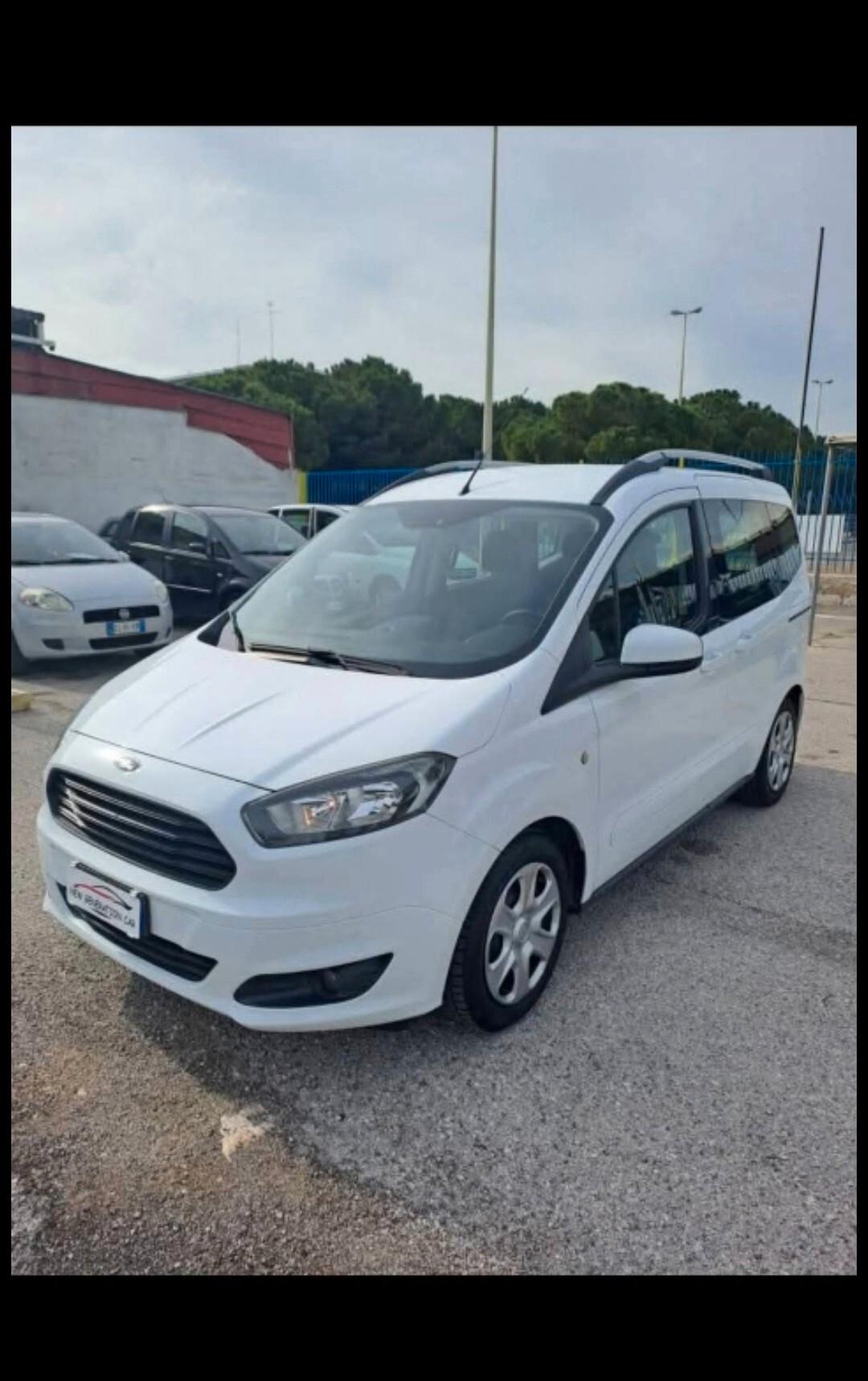 Ford Tourneo Courier 1.0 EcoBoost 100 CV Titanium